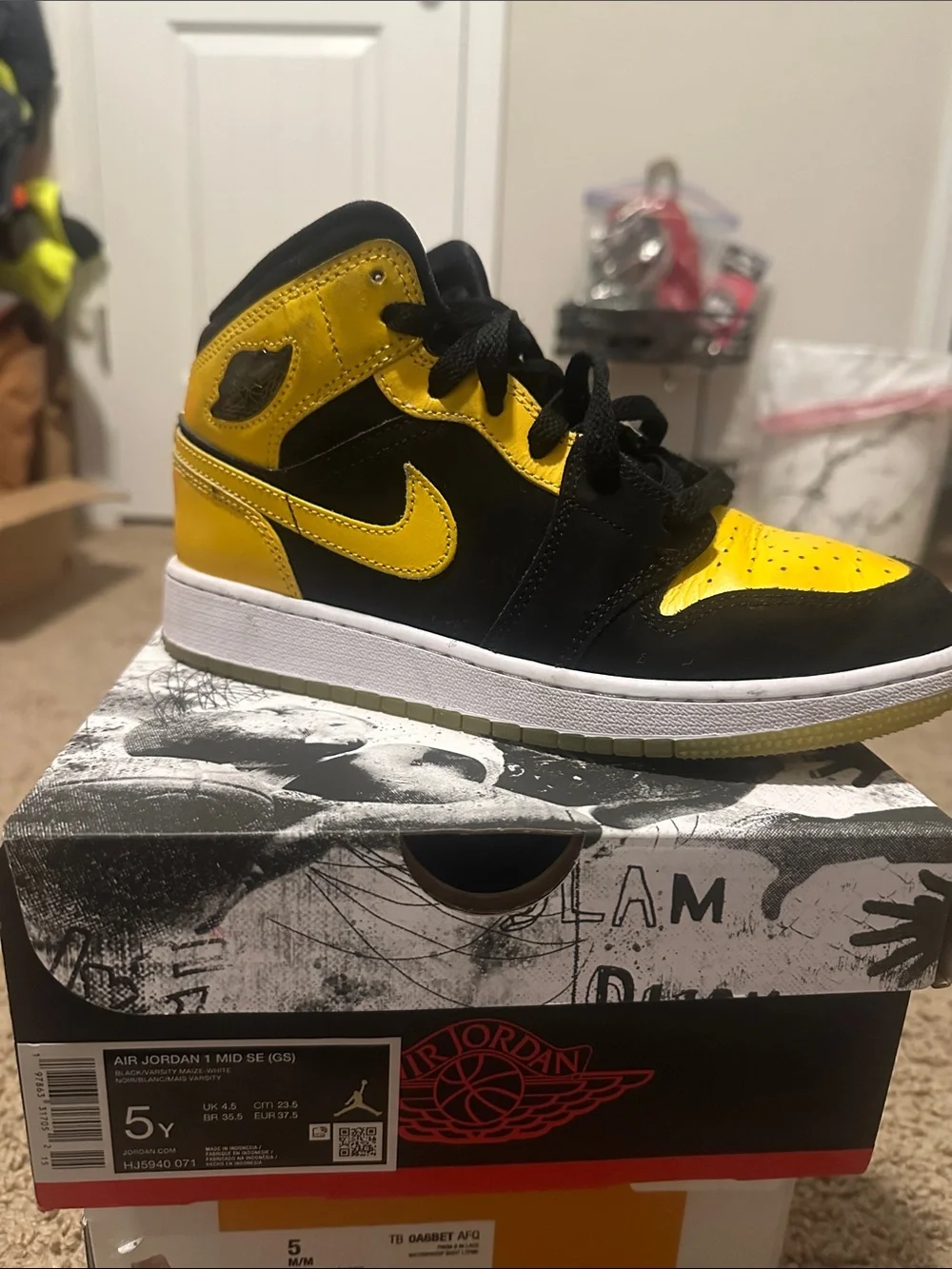 Nike Kids Yellow and Black Air Jordan 1 Mid SE Sneakers